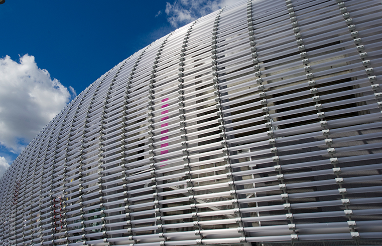 12,000 POLYCARBONATE TUBES TO MAKE UP THE STADIUM'S COVER.